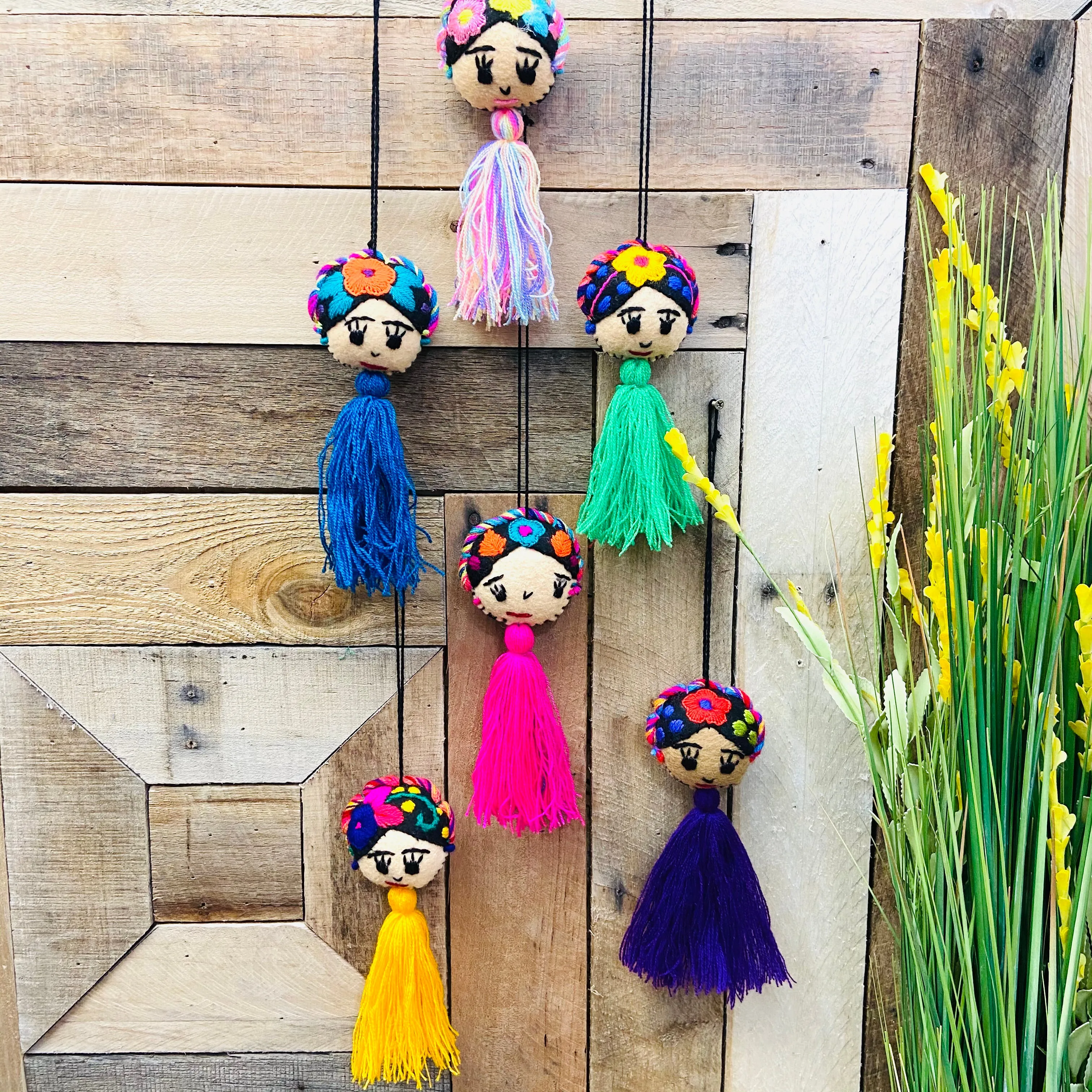 Frida Pom Pom - Singles