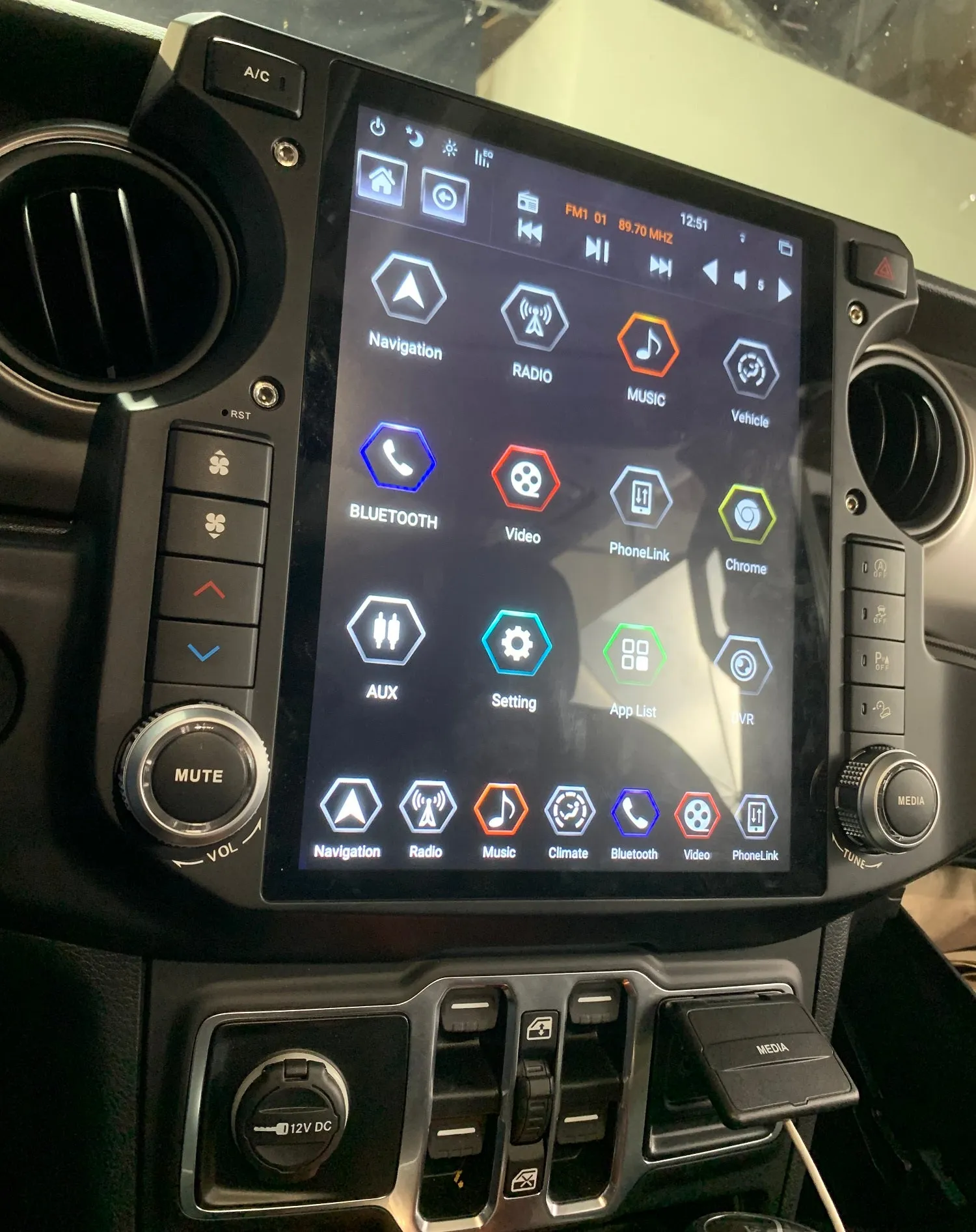 Linkswell T-Style 12.1 Android Gen 4 Radio for Jeep Wrangler JL / Gladiator JT (2018-2023) - Model TS-JPJL12-1RR-4B