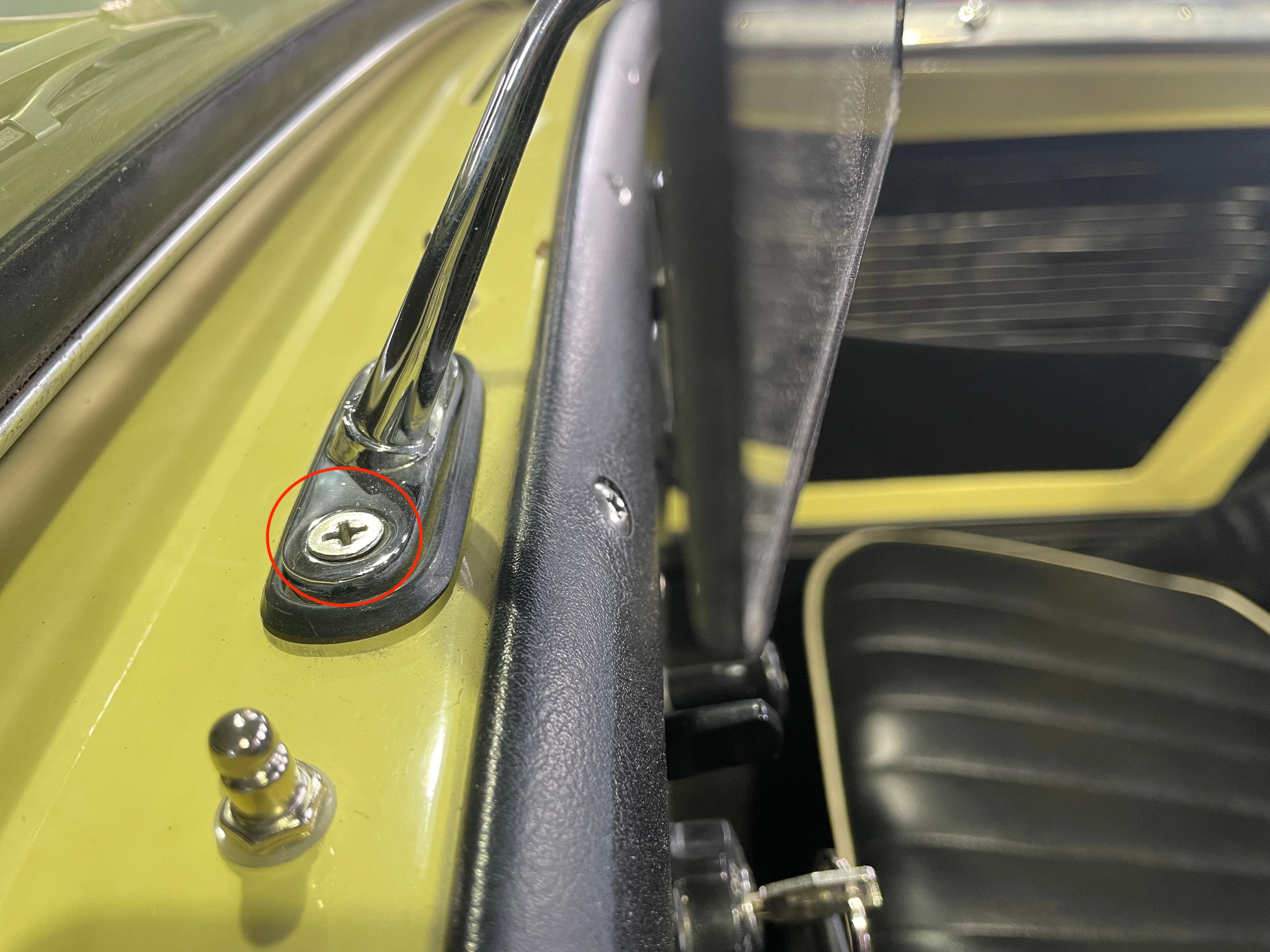 Rear view mirror screws